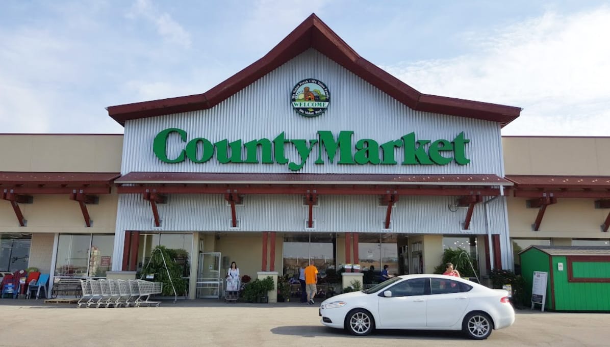 Monmouth IL County Market Storefront